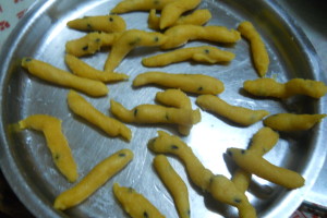 Besan bhujia before frying